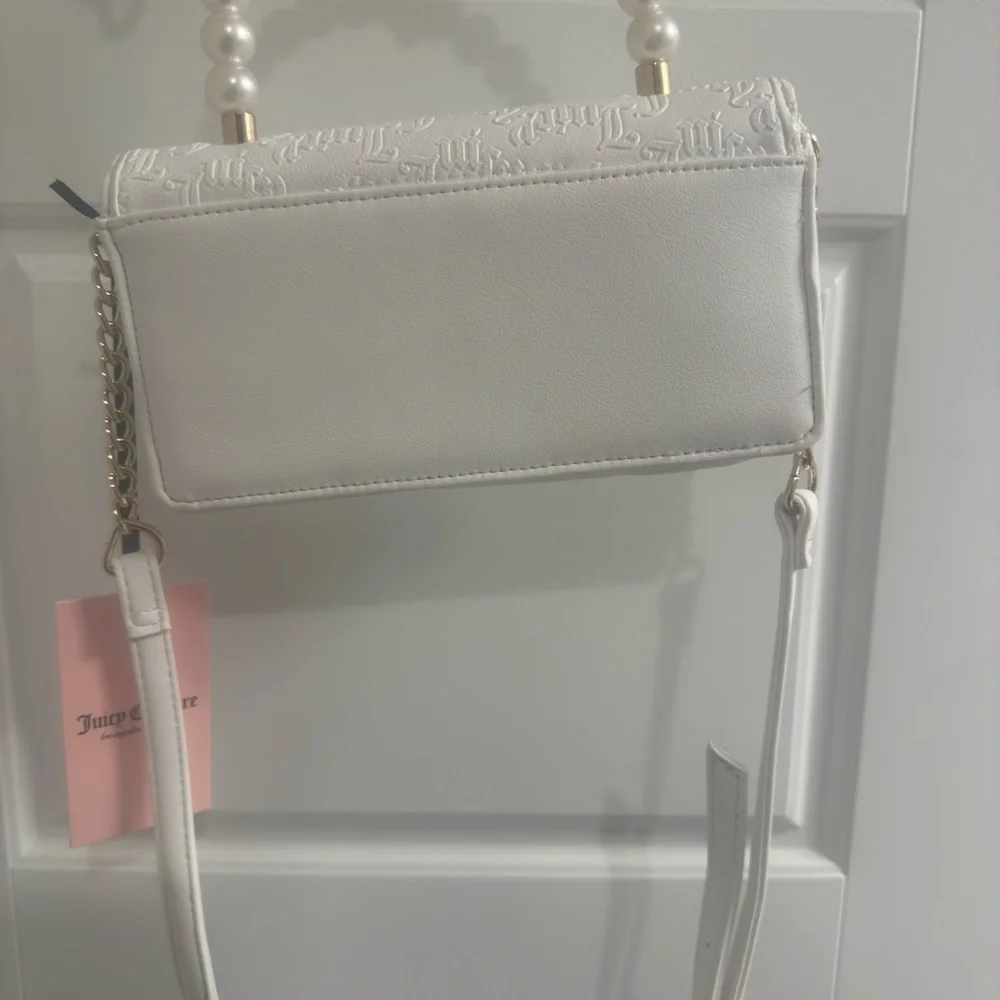Juicy Couture White Pearl Handle Bag: STRING OF PEARLS WOS ⚪️🤍 - Picture 7 of 7